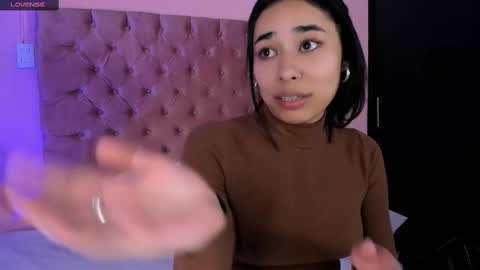 Snapshot of amyolimpo chatting on 02.16.25 Amy ... Nice to meet u thumb up me please its important online show from 02.16.25