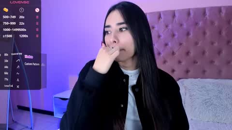 Snapshot of amyolimpo chatting on 02.18.25 Amy ... Nice to meet u thumb up me please its important online show from 02.18.25