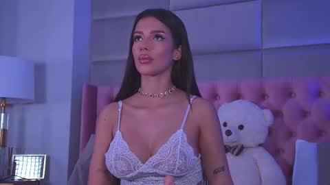 Amyra online show from 10.10.25