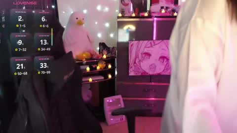 Snapshot of amyvibes chatting on 10.05.25 amyvibes online show from 10.05.25