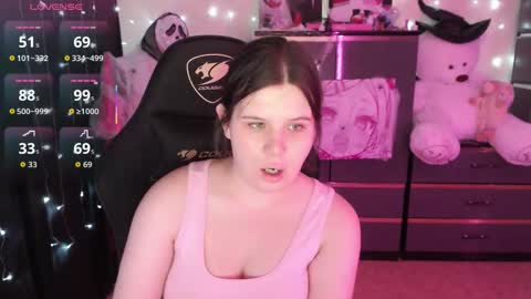 Snapshot of amyvibes chatting on 10.19.25 amyvibes online show from 10.19.25