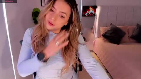 Snapshot of amywoods chatting on 06.22.26 online show from 06.22.26