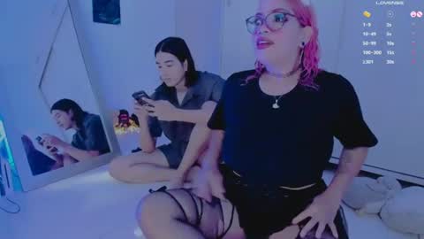 Snapshot of amyy_rouse chatting on 06.21.26 Collinns online show from 06.21.26