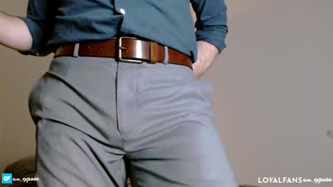 Snapshot of an_expose chatting on 12.07.24 an expos online show from 12.07.24