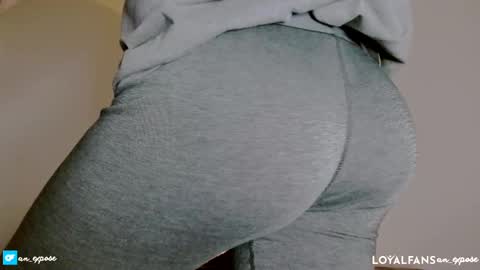 Snapshot of an_expose chatting on 01.17.25 an expos online show from 01.17.25