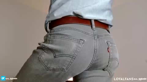 Snapshot of an_expose chatting on 01.25.25 an expos online show from 01.25.25