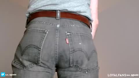 Snapshot of an_expose chatting on 02.03.25 an expos online show from 02.03.25