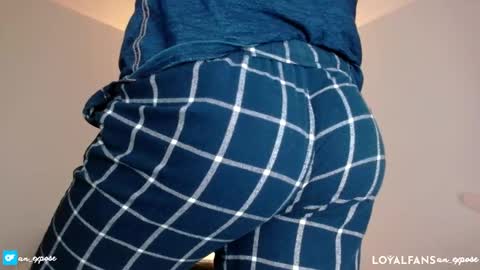 Snapshot of an_expose chatting on 02.26.25 an expos online show from 02.26.25