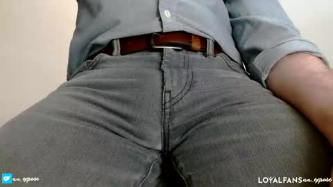 Snapshot of an_expose chatting on 03.10.25 an expos online show from 03.10.25