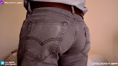 Snapshot of an_expose chatting on 10.23.25 an expos online show from 10.23.25