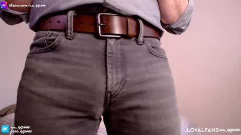 Snapshot of an_expose chatting on 10.24.25 an expos online show from 10.24.25