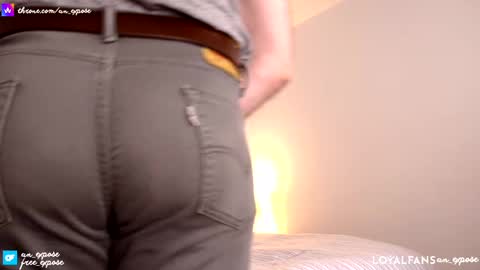 Snapshot of an_expose chatting on 10.25.25 an expos online show from 10.25.25