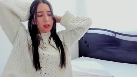 Snapshot of ana_castilo chatting on 01.12.25 Ana IG an castillo 1 online show from 01.12.25