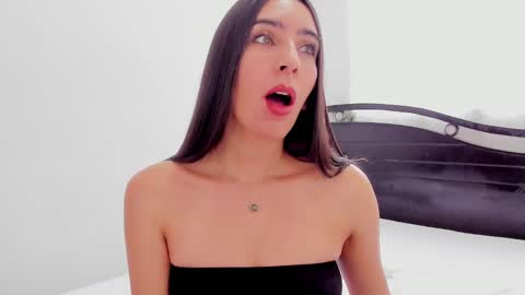 Snapshot of ana_castilo chatting on 01.31.25 Ana IG an castillo 1 online show from 01.31.25