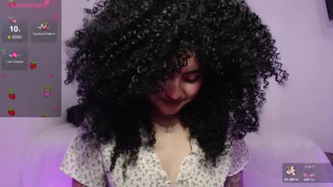 Snapshot of ana_ricciardi chatting on 02.19.25 Ana Ricciardi online show from 02.19.25