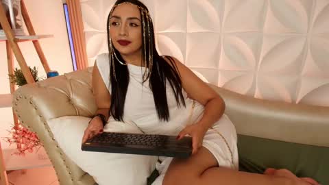 Snapshot of ana_riveros chatting on 09.15.25 online show from 09.15.25