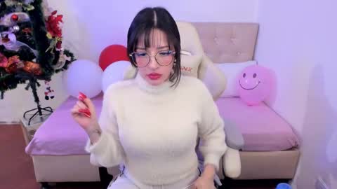 Im anna but you can call me as you want online show from 12.19.25