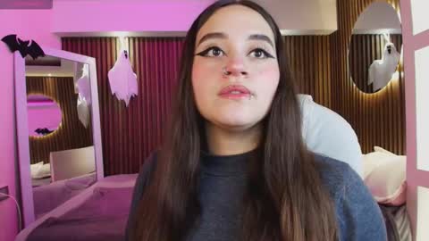 Snapshot of ana_taylor2 chatting on 10.03.25 Ana online show from 10.03.25