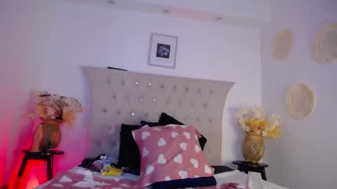 Ana Moon  online show from 12.21.24