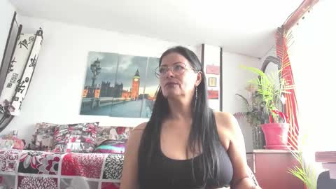 anaamature_ online show from 09.09.25