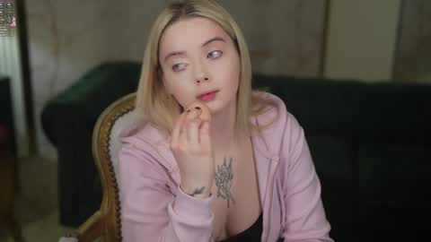 Snapshot of anabel054 chatting on 03.07.25 Anabel Kira Zlata Kira Elice Lana Dominika Sofy Kaila Bridget online show from 03.07.25