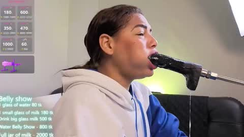 Anabel Alice Gandara online show from 02.12.26