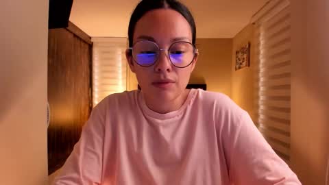 Snapshot of anabel_25 chatting on 12.13.25 Anabel online show from 12.13.25