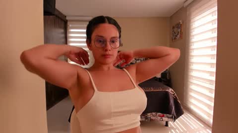 Snapshot of anabel_25 chatting on 02.26.26 Anabel online show from 02.26.26