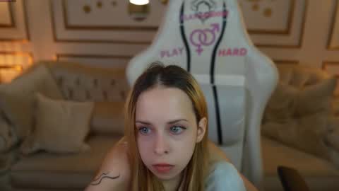 Snapshot of anabel_team054 chatting on 10.06.25 PLAYHARD054 online show from 10.06.25