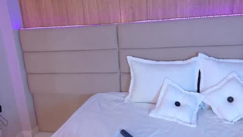 Snapshot of anabelleray chatting on 09.17.25 anabelleray online show from 09.17.25