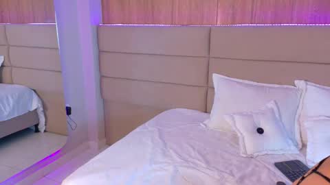 Snapshot of anabelleray chatting on 09.24.25 anabelleray online show from 09.24.25