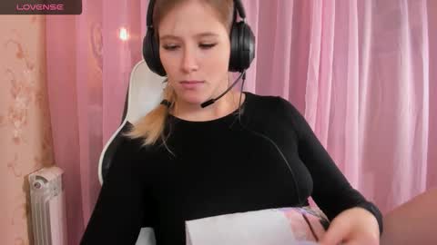 AnabelMelody online show from 10.20.25