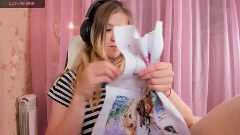 AnabelMelody online show from 10.22.25