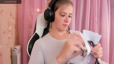 AnabelMelody online show from 10.25.25