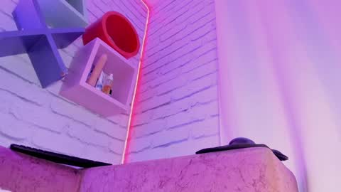 Snapshot of anaelle_bardin chatting on 01.15.25 Anna online show from 01.15.25