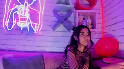 Snapshot of anaelle_bardin chatting on 01.26.25 Anna online show from 01.26.25