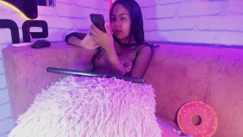 Snapshot of anaelle_bardin chatting on 02.01.25 Anna online show from 02.01.25