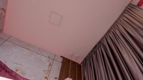 Snapshot of anaelle_bardin chatting on 02.12.25 Anna online show from 02.12.25