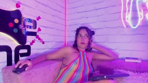 Snapshot of anaelle_bardin chatting on 02.17.25 Anna online show from 02.17.25