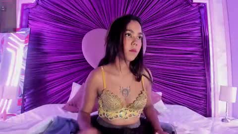 Snapshot of anaelle_bardin chatting on 03.02.25 Anna online show from 03.02.25