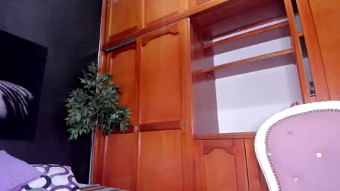 Snapshot of anahi__18 chatting on 10.26.25 Anahi online show from 10.26.25