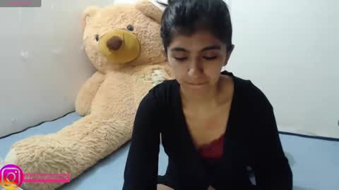 Snapshot of anahibrowns95 chatting on 02.13.25 Anahi Browns online show from 02.13.25