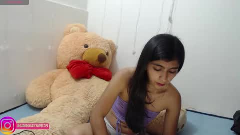 Snapshot of anahibrowns95 chatting on 02.19.25 Anahi Browns online show from 02.19.25