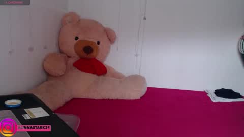 Snapshot of anahibrowns95 chatting on 10.01.25 Anahi Browns online show from 10.01.25