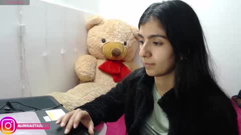 Snapshot of anahibrowns95 chatting on 10.22.25 Anahi Browns online show from 10.22.25