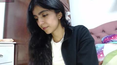 Anahi Browns online show from 12.18.25