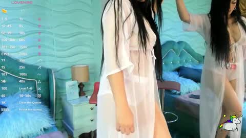 Snapshot of anahikoenig chatting on 09.26.25 ANA online show from 09.26.25