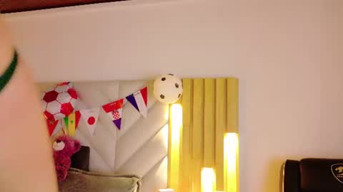 Snapshot of anaise_latif chatting on 06.27.26 Anaise online show from 06.27.26