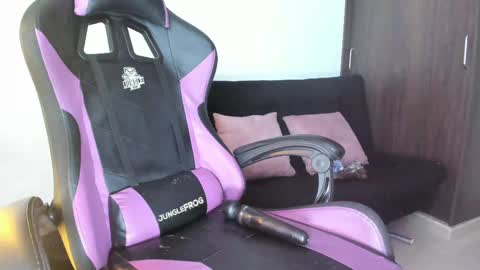      help me to get 100 thumps up  online show from 02.04.25