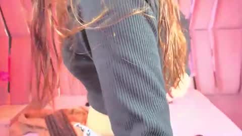 AbbyAndAntonela online show from 01.06.26